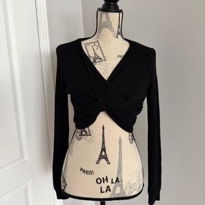 Black Long sleeve twist crop sweater